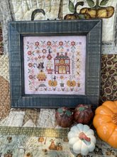 Charger l&#39;image dans la galerie, Autumn Garden at Cranberry Manor  ~ Coming Soon
